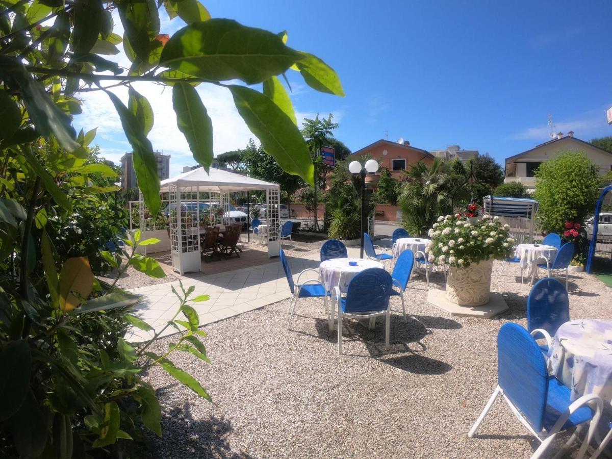 Splendid B&B Морской Милан Экстерьер фото